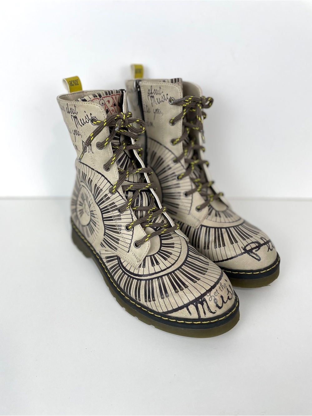 GOBY Women’s Lace Up Fashion Combat  Boots Musical Pattern Sz EU 40